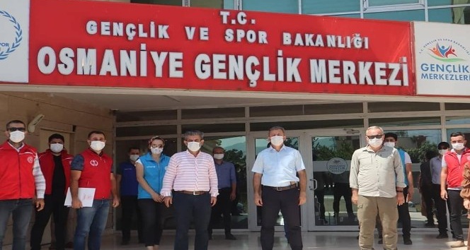 Ulusan, Osmaniye’deki gençlik merkezlerinde incelemelerde bulundu