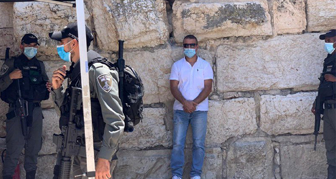 İsrail güçleri, Mescid-i Aksa&#039;da Filistinli gazeteciyi gözaltına aldı
