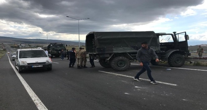 Ardahan’da askeri araç kaza yaptı, 5 asker yaralandı