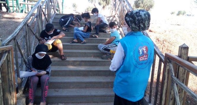 Açık alanda resim etkinliği