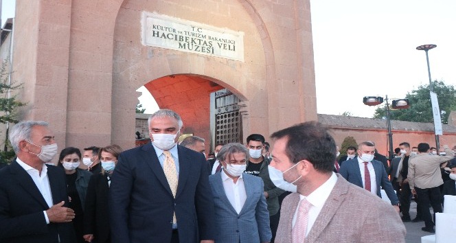 Bakan Ersoy: “Aramızdaki birlik, beraberlik ve kardeşlik bunun teminatı, tarihimiz ise en net kanıtıdır"