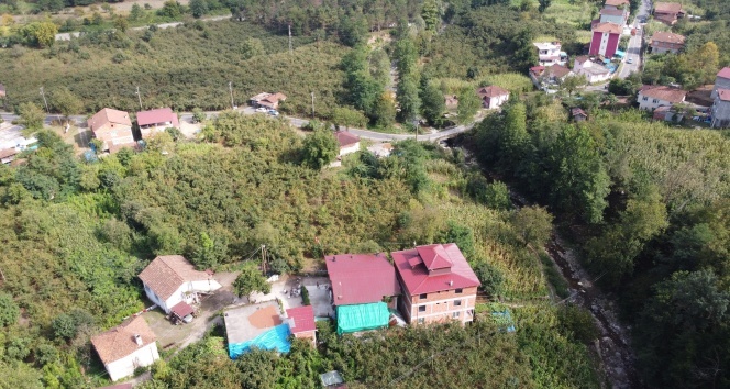 Bir yol için katliam yaptı: 2 ölü, 4 yaralı