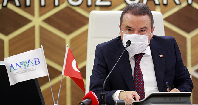 Antalya Büyükşehir Belediye Başkanı Muhittin Böcek&#039;in korona testi pozitif çıktı