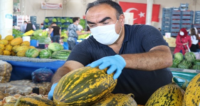 Vali Akın, Kırşehir semt pazarında denetimlere katıldı