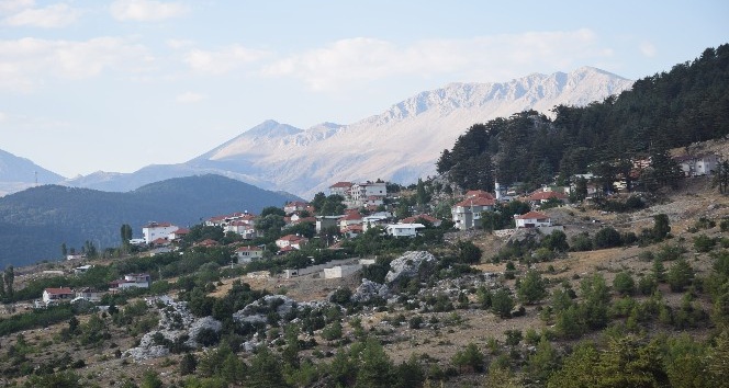 Yaz aylarında nüfusu 10 katına çıkıyor, gelen dönmek istemiyor