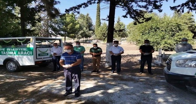 Covid-19 kurbanı ana-oğul toprağa verildi