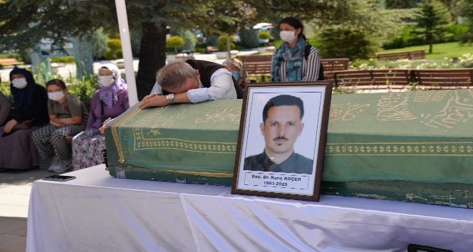 Kazada ölen akademisyen defnedildi