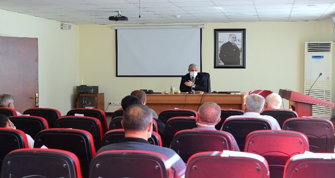 Vali Akın, muhtarlara koronavirüs uyarısı yaptı