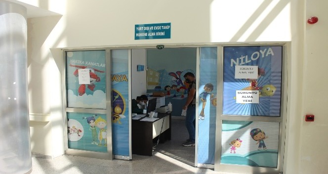 Karaman’da gurbetçilere Covid-19 testi yapılıyor