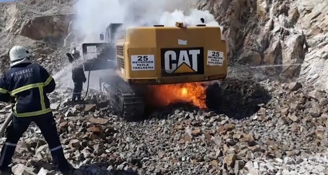 Kırıkkale’de 1,5 milyonluk iş makinesi yandı