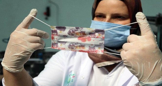 Yozgat’ta öğrencilere özel günlük 120 bin adet maske üretiliyor