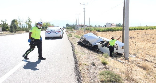 Direğe çarpan otomobilin sürücüsü ağır yaralandı