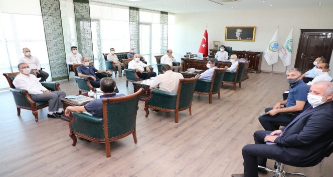 Yenişehir İlçe Kaymakamı ve Belediye Başkan Vekili Beşikci, okul müdürlerini dinledi