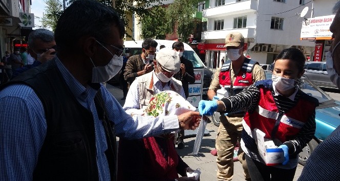Ardahan Valisi Öner korona virüs denetimi yaptı