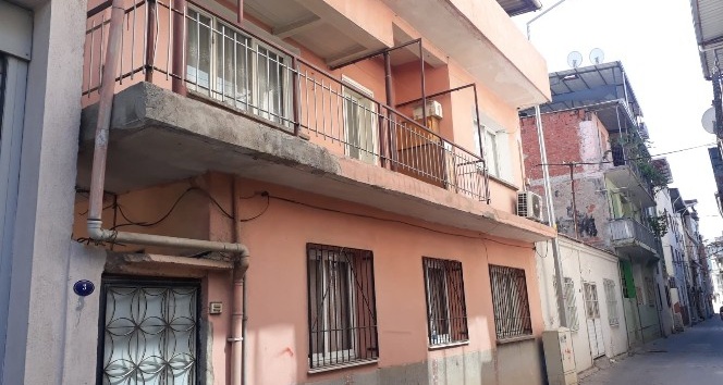 İzmir’de bir kadının evde ölü bulunmasıyla ilgili ayrıntılar belli oldu
