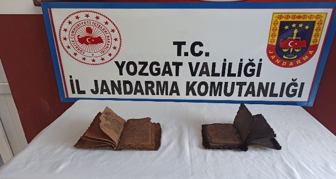 Yozgat’ta el yazması iki İncil ele geçirildi