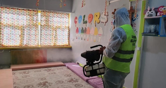 Uludere’de okullar dezenfekte ediliyor