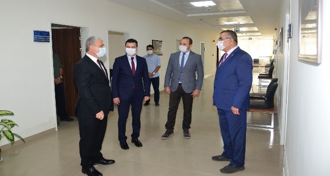 Vali Akın, kamu kurumlarını ziyaret etti