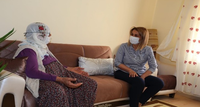 Nevşehir Valisi Becel, şehit annesini ziyaret etti