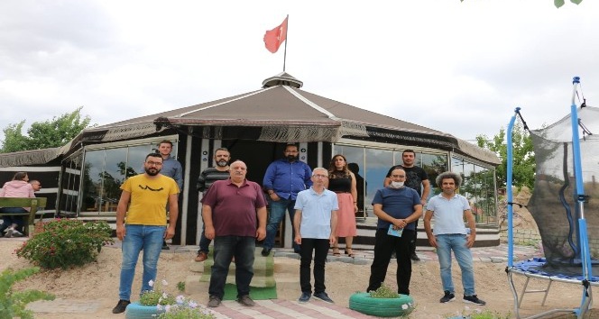 Küresel Gazeteciler Konseyi üyeleri kahvaltıda bir araya geldi