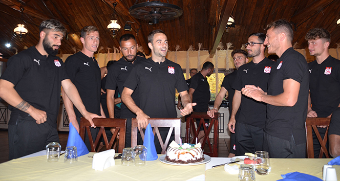 Sivasspor’da Felix’e sürpriz doğum günü kutlaması