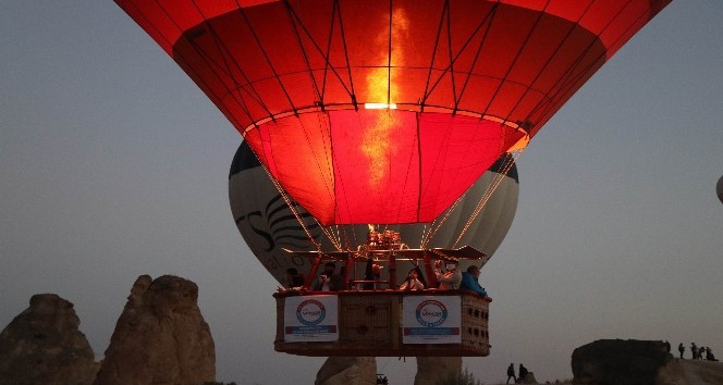 Kapadokya’da balonların gökyüzünde şenliği başladı