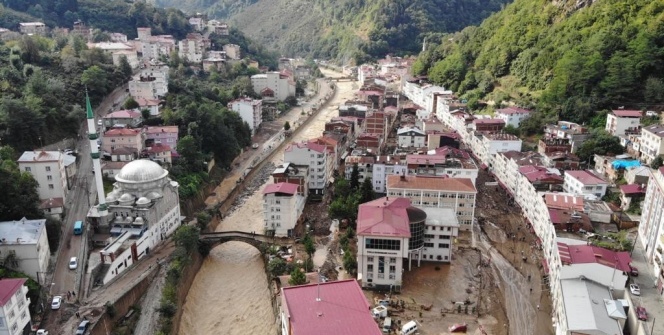 Giresun'un Dereli ilçesinde selin ortaya çıkardığı tablo havadan görüntülendi