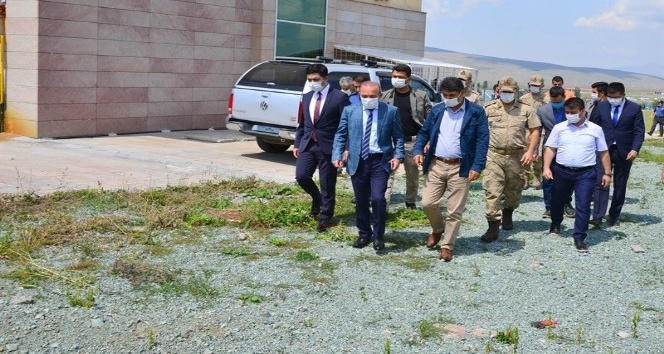 Vali Öner, Göle ilçesinde inceleme ve değerlendirmelerde bulundu