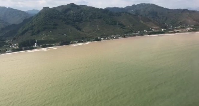 Karadeniz değil çamur deniz