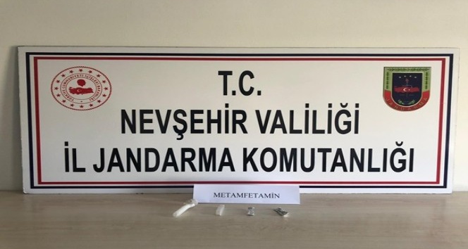 Jandarma ekipleri uyuşturucudan 3 şüpheliyi gözaltına aldı