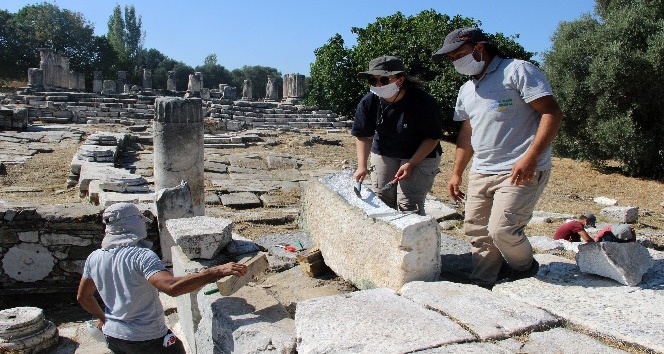 Hekate kutsal alanında sütunlar ortaya çıkıyor