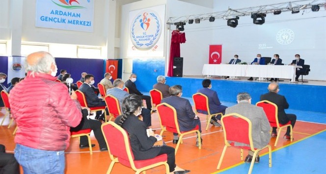 Vali Hüseyin Öner, köy ve mahalle muhtarlarıyla bir araya geldi