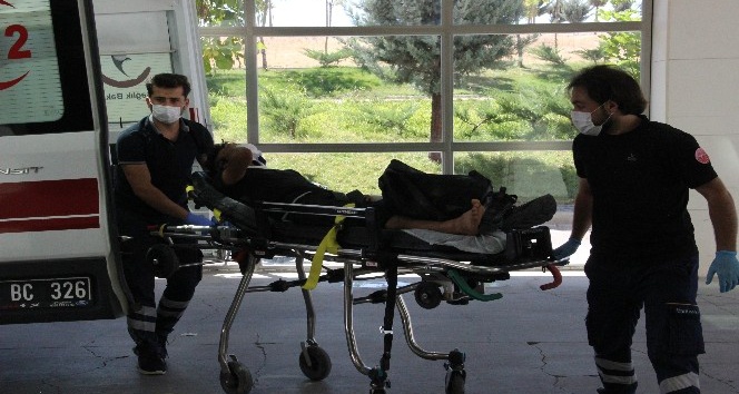 Karaman’da otomobil devrildi: 2 yaralı