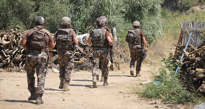 Polis uyarı ateşi açtı, kaçmaya çalıştı, yakalandı