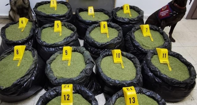Mehmetçik, Narko terör operasyonları ile uyuşturucuya darbe vurdu