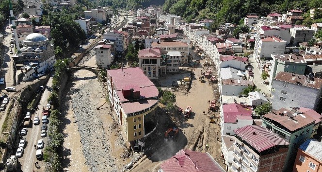 Dereli caddeleri selin üzerinden geçen 4 günün ardından büyük ölçüde temizlendi