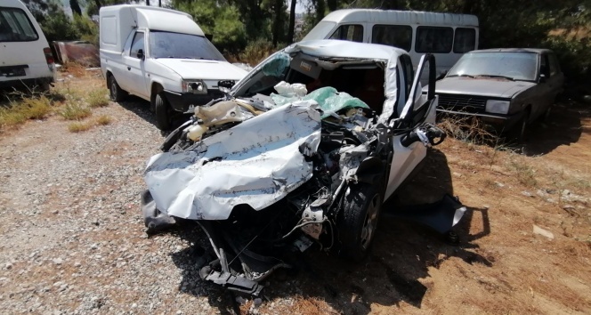 Antalya'da intihar gibi kaza: 1'i ağır 2 yaralı