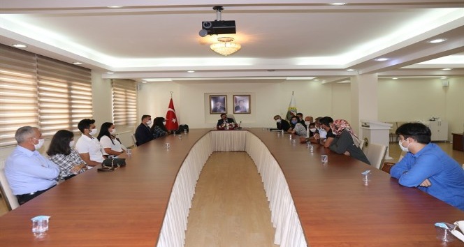 YKS ve LGS’de başarı gösteren öğrencilere ödül töreni düzenlendi