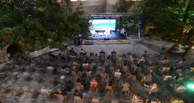 Ay Işığı Sohbetlerinin final konuğu yazar İnci Aral oldu