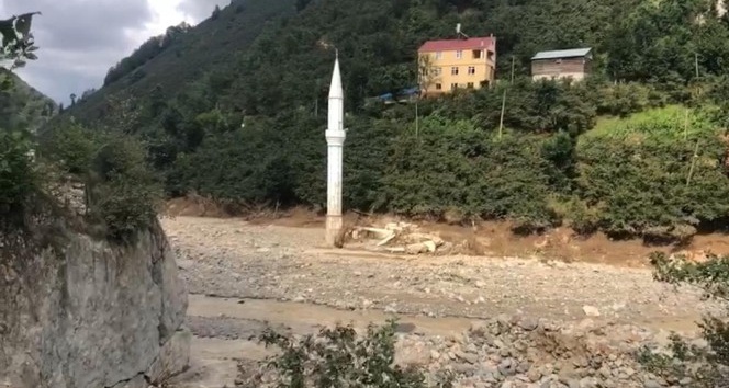 Giresun’da sel felaketini anlatan en ilginç kare