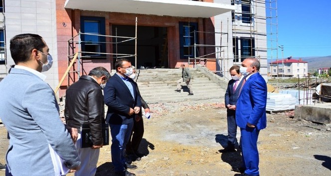 Vali Hüseyin Öner, 112 Acil Çağrı Merkezi Hizmet Binası İnşaatında incelemelerde bulundu