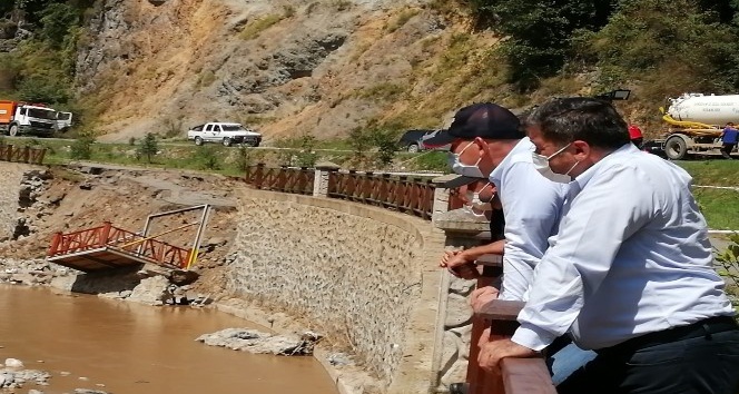 İçişleri Bakanı Süleyman Soylu sel bölgesindeki incelemelerini sürdürüyor