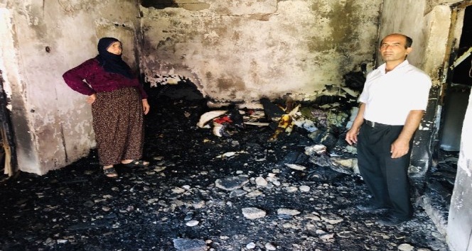 Mardin’de evleri küle dönen mağdur aile yardım bekliyor