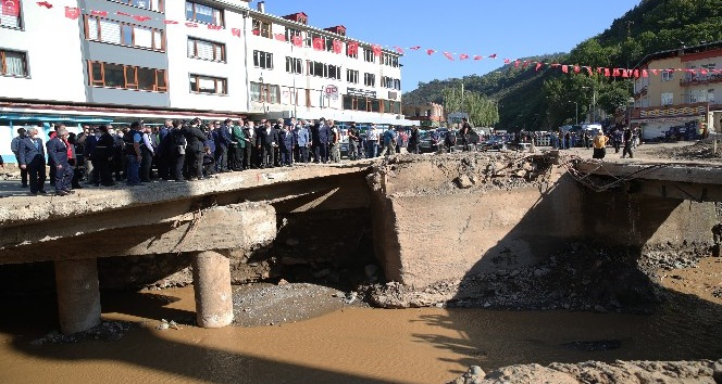 Cumhurbaşkanı Erdoğan sel bölgesi Dereli’de