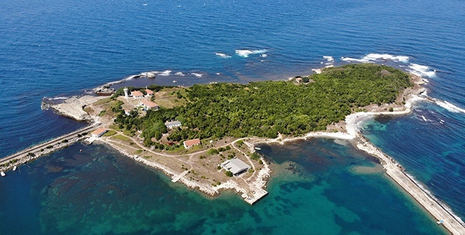 Bu adada sadece bir ailenin yaşamasına izin veriliyor!