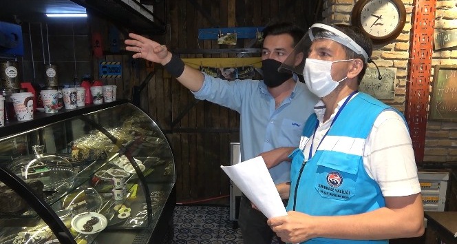 Korona virüs denetimleri gece yarısına kadar sürüyor: Her yer tek tek kontrol ediliyor