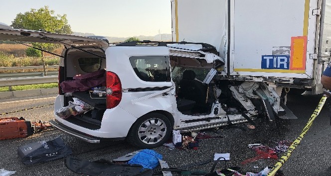 Aydın’dan kına dönüşü Bursa’ya dönen çift tırın altına girdi