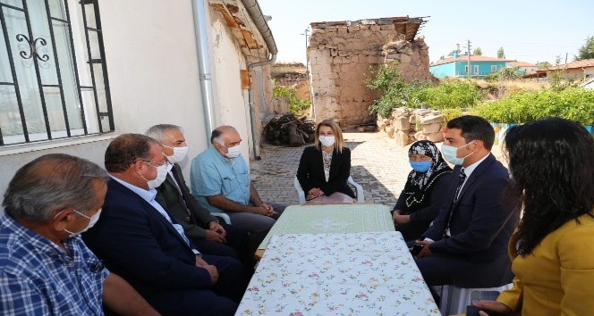 Nevşehir Valisi Becel, Özkonak’ta şehit ailesini ziyaret etti