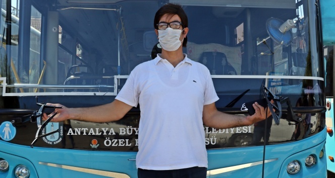 Maskesiz yolcuyu içeriye almayan şoför: “Kene gibi yapıştı”