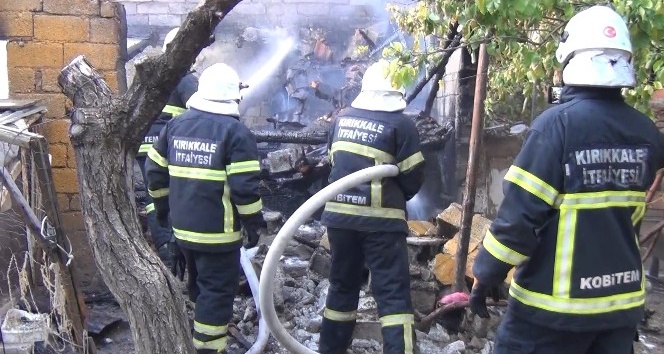 Tandır evinde yangın çıktı: İtfaiye ekipleri tüpü son anda çıkarttı